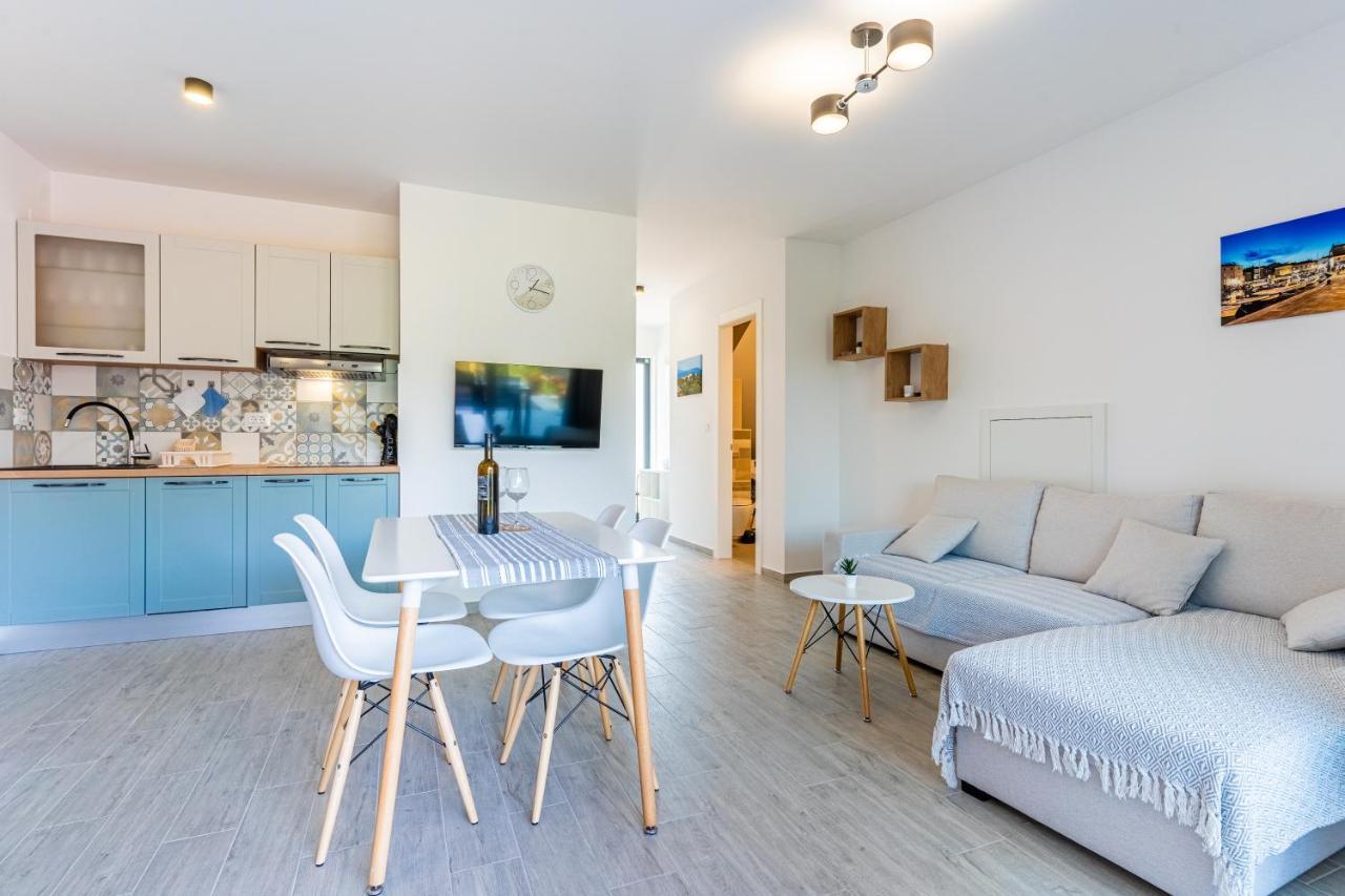 New 4 Star Apartment M&A In Town 크레스 외부 사진